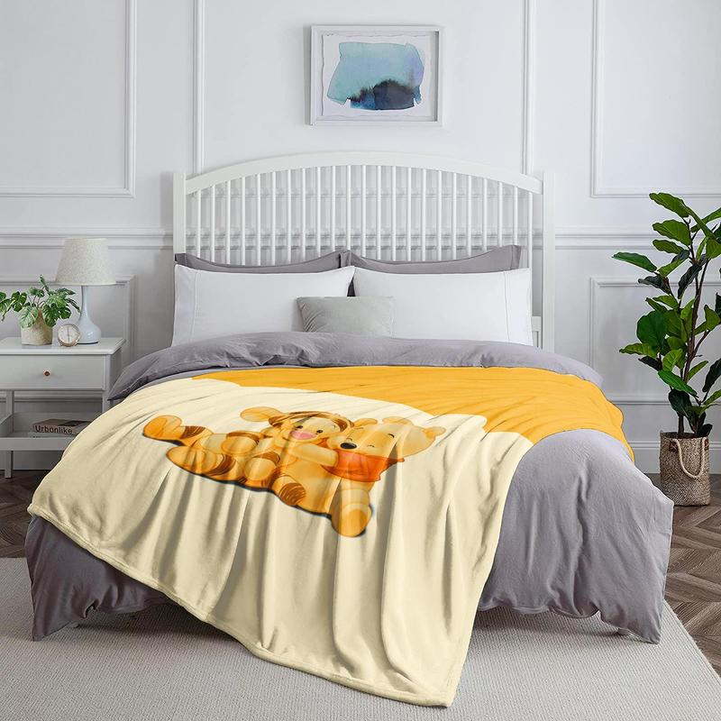 Winnie the Pooh & Tigger Pattern Napping Flannel Blanket Soft Comfortable Throw