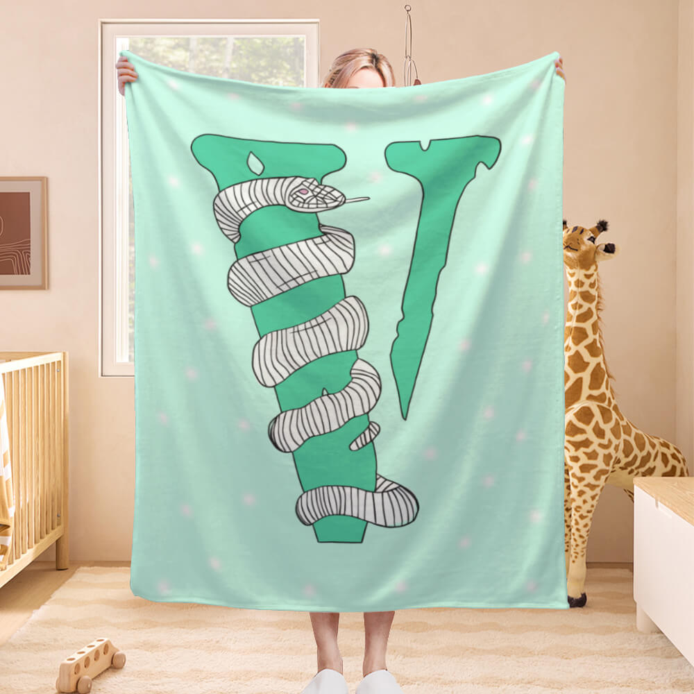 Snake And Letter V Creative Pattern Design, Blanket Soft And Comfortable