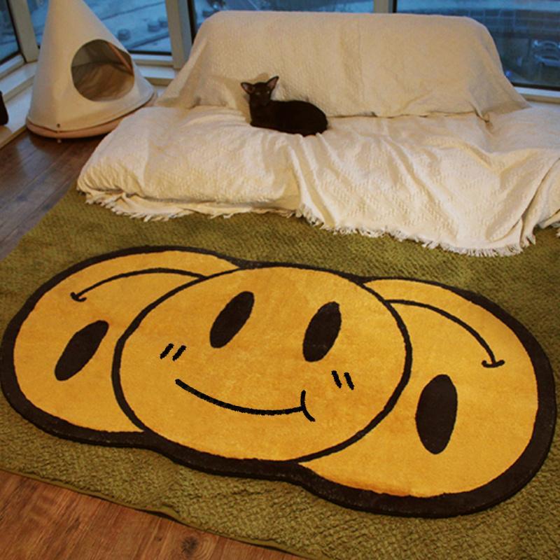 Cartoon Smile Face Design Pattern Soft Non-slip Bedside Shaggy Floormat