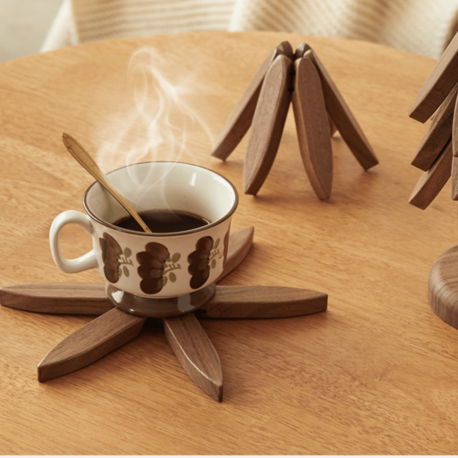 Black Walnut Wooden Heat-Resistant Coaster: Cute Tree Design Table Décor