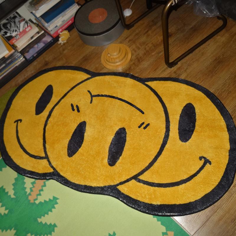 Cartoon Smile Face Design Pattern Soft Non-slip Bedside Shaggy Floormat