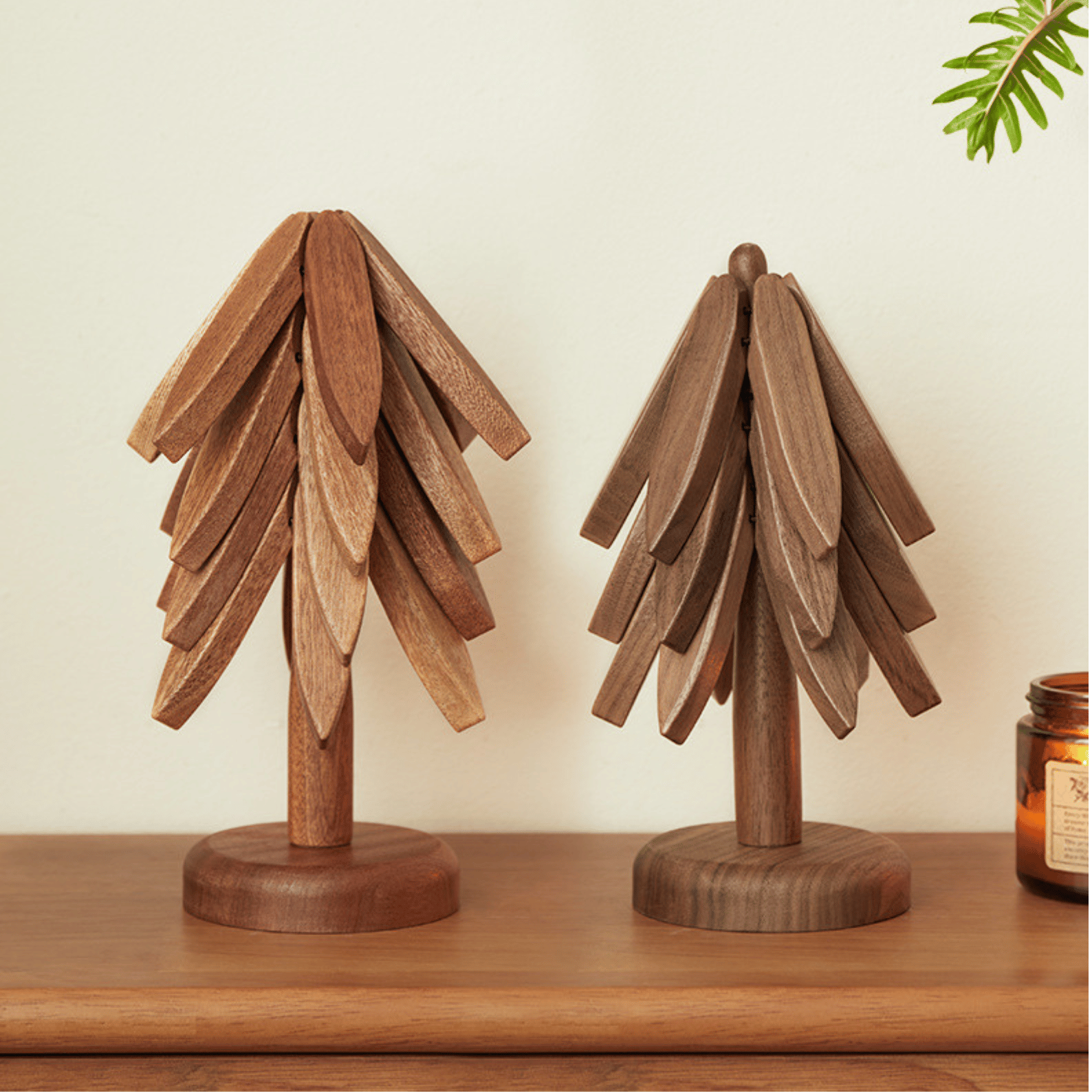 Black Walnut Wooden Heat-Resistant Coaster: Cute Tree Design Table Décor