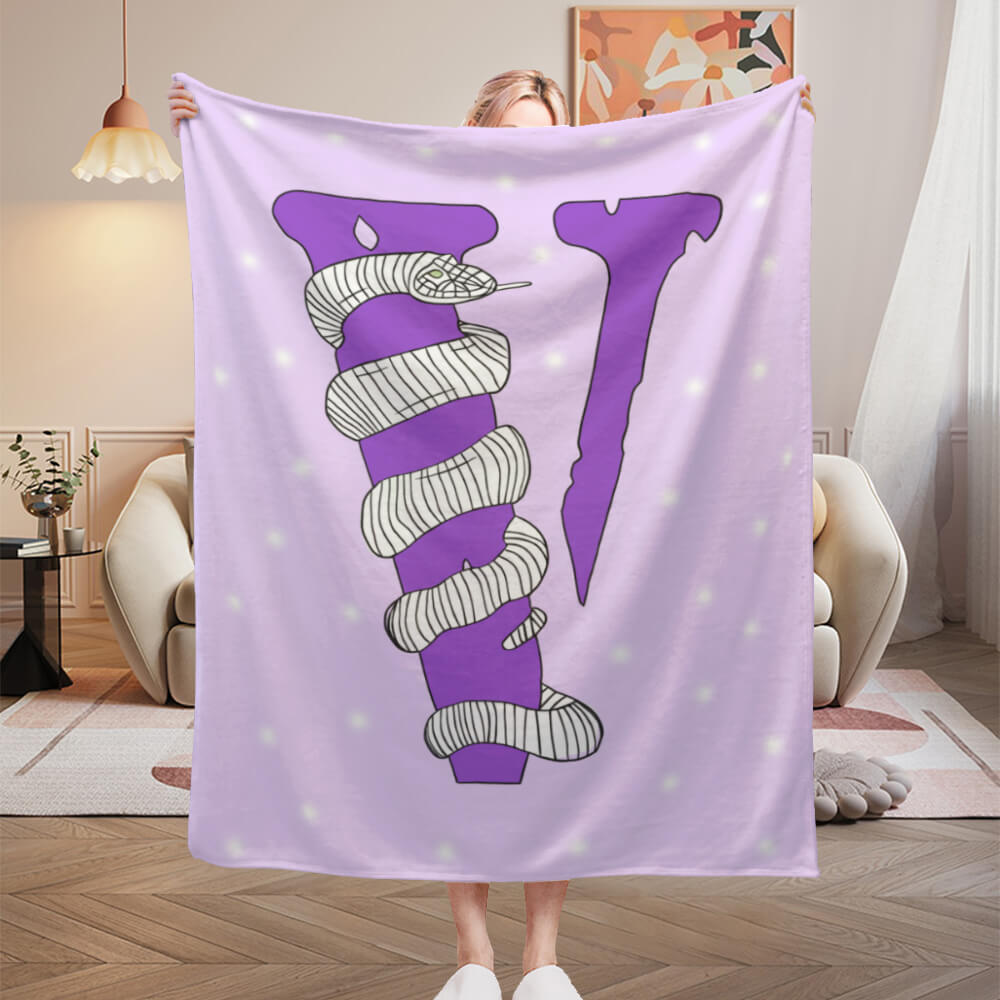 Snake And Letter V Creative Pattern Design, Blanket Soft And Comfortable