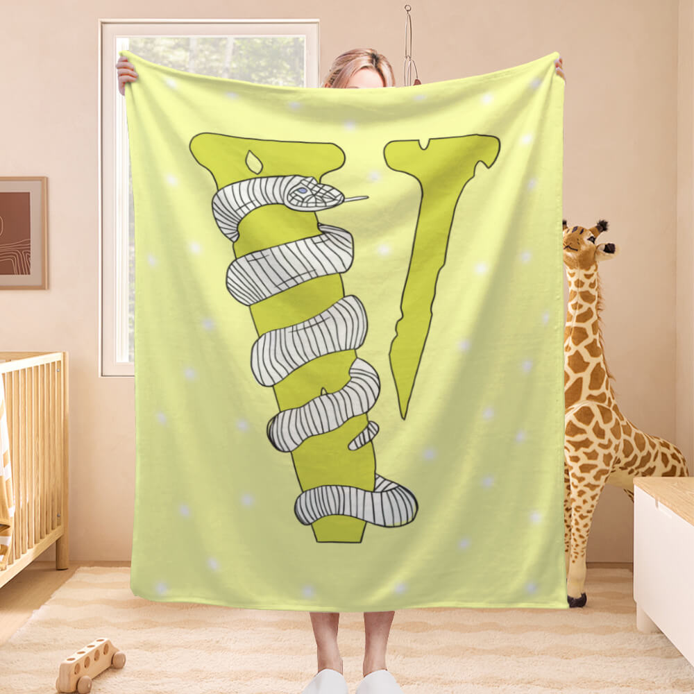 Snake And Letter V Creative Pattern Design, Blanket Soft And Comfortable